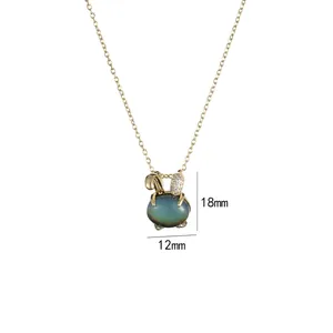 Collier lapin doré avec pierre changeant de couleur et zircons sur chaîne 40+5cm