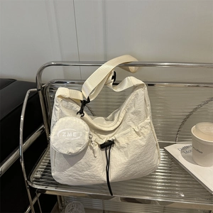 Damen Große Kapazität Knitteroptik Nylon Umhängetasche Trendy Koreanischen Stil Plissiert Tote Mit Mini Rund Münzfach Für Den Alltag
