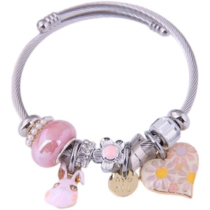 Silbernes Edelstahl-Armband mit rosa Anhängern, Kaninchen und floralem Herzanhänger