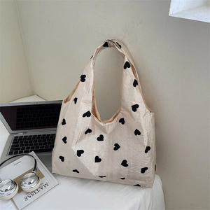 Sac Fourre-Tout en Tissu pour Femmes Grande Capacité Décontracté Imprimé Papillon Cœur Sac à Bandoulière Tendance Polyvalent pour Vacances Quotidiennes