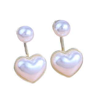 Boucles d'oreilles pendantes en perle en forme de cœur avec bordure dorée de style doux