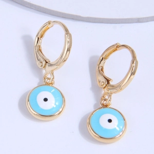 Boucles d'oreilles dorées avec pendentifs Œil de protection en émail bleu ciel