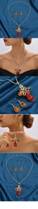 Detailsicht des bunten Blüten-Schmucksets mit Maßen für Halskette und Ohrringe