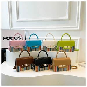 Sacs bandoulière tissés à rayures arc-en-ciel en sept couleurs avec fermoir doré tournant