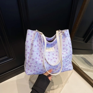Grand Sac Tote Pour Femmes Imprimé Nœud Papillon Matelassé Plissé Grande Capacité Sac à Épaule Décontracté École Quotidien