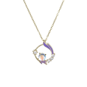 Collier guirlande dorée avec émail violet et pendentif en pierre opale irisée