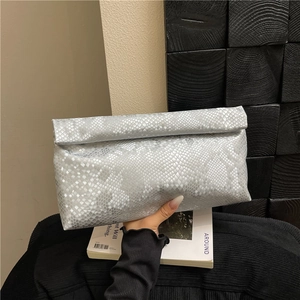 Women Envelope Clutch Bag Snakeskin Pattern PU Leather Fold Over Magnetic Closure Elegant Evening Party Handbag Minimalist