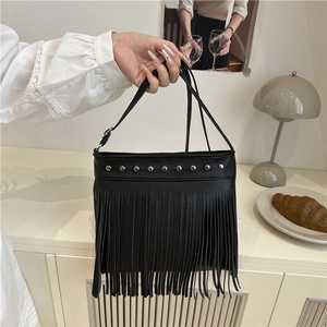 Sac Bandoulière Vintage en Cuir PU pour Femmes Avec Gland et Rivets en Métal Sac à Main Fourre-tout Bohème à Franges
