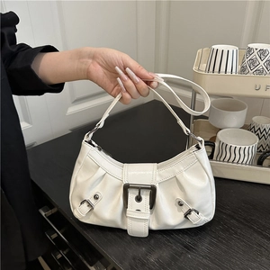 Women Vintage Distressed PU Leather Underarm Bag Pleated Shoulder Bag With Large Metal Buckle Retro Hobo Bag Daily Handbag