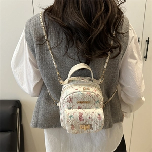 Mini sac à dos fleuri avec chaîne dorée et boucle métallique tendance pour femmes
