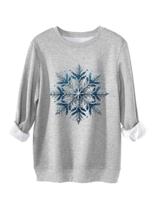 Detail van grijze wintersweatshirt met witte fleecevoering en blauwe sneeuwvlokprint