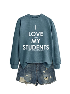 Sweatshirt graphique pour enseignant avec short en jean vieilli pour un style décontracté