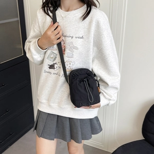 Bolso bandolera de oxford negro con cordón, logotipo Duoning y etiqueta tejida naranja