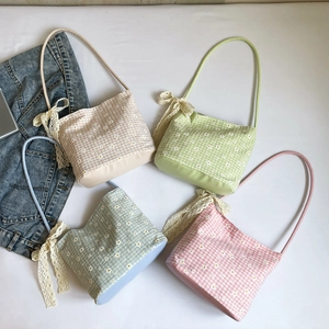 Fresh floral canvas bucket bags with daisy patterns and lace bows in four soft colors