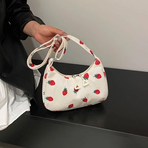 Sac à Bandoulière Demi-Lune en Velours Côtelé Femme Motif Floral Fraise Sac Sous le Bras Style Coréen pour Voyage Quotidien