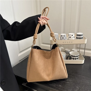 Sac fourre-tout en daim marron avec anse nouée, style seau vintage de grande capacité