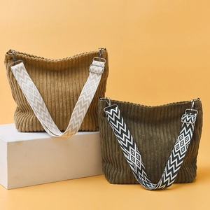 Sac Seau en Velours Côtelé pour Femmes Grande Capacité Bandoulière Large Minimaliste Sac Fourre-Tout pour École Décontracté Sac à Épaule