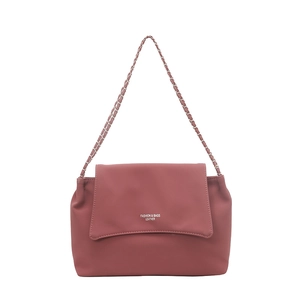 Sac cabas minimaliste rose poudré avec bandoulière chaîne argentée pour femme chic