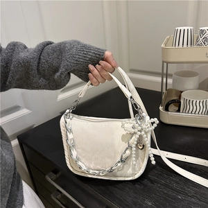 Fashion Women Crossbody Bag PU Leather Pleated Cloud Shape With Silver Metal Chain And Artificial Pearl Bow Pendant Daily Chic Shoulder Bag