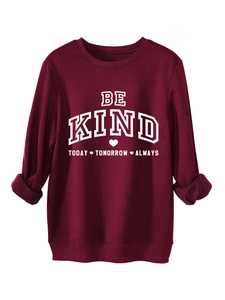 Détail de la doublure en polaire bordeaux sur le poignet du sweat Be Kind