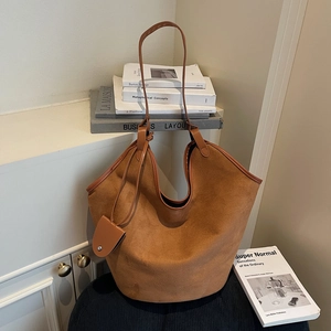 Large Capacity Shoulder Bag Women Frosted PU Suede Tote Hobo Bag Minimalist Vintage Daily Commute With Pendant Charm