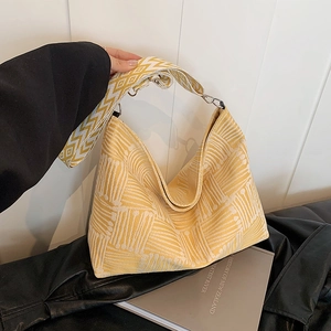 Fashion Knitted Shoulder Bag Geometric Stripe Jacquard Woven Tote Bag Large Capacity Casual Underarm Bag For Women