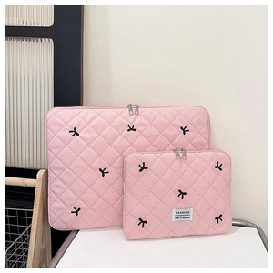 Custodia per laptop e borsa per iPad rosa trapuntata con ricami di fiocchi e cerniere