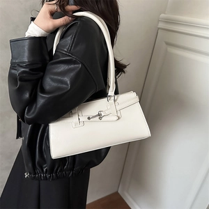 Sac baguette blanc minimaliste en cuir avec boucle de ceinture pour femmes