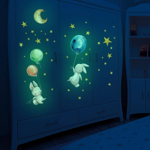 Stickers muraux lapin lumineux et étoiles lune brillent dans la chambre enfant
