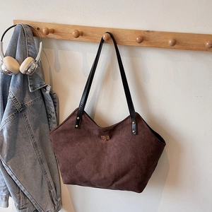 Women Large Capacity Faux Suede Quilted Tote Bag Urban Minimalist Vintage Shoulder Underarm Bag With Metal Turn Lock