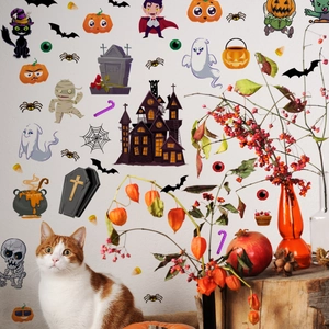 Αυτοκόλλητα τοίχου Halloween με φαντάσματα, κολοκύθες και μαύρη γάτα σε λευκό τοίχο