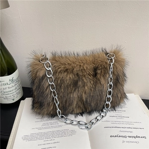Sac à Épaule en Fausse Fourrure pour Femme Avec Bandoulière en Chaîne Métallique Argentée Sac Sous le Bras en Peluche