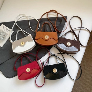 Retro saddle bags in five colors with wave stitching and gold circular metal lock