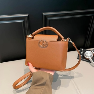 Sac Bandoulière Carré en Cuir PU pour Femmes Sac à Main Minimaliste Urbain Avec Boucle en Métal Ronde Bandoulière Réglable