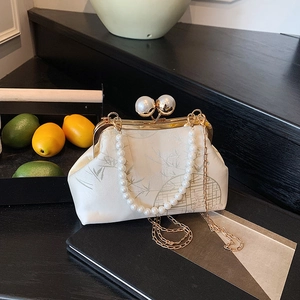 Sac de Soirée Rétro en Satin Jacquard Floral Avec Poignée en Künstliche Perle Et Bandoulière Chaîne Pochette Élégante pour Femmes Fête