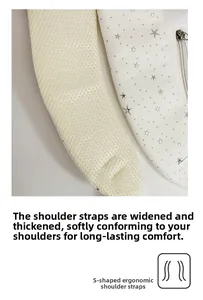 Dettaglio degli spallacci ergonomici a S con mesh traspirante e motivi a stelle argentate