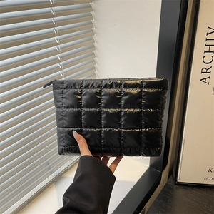 Fashion Quilted Makeup Bag Puffy Padded Cosmetic Bag Large Capacity Travel Wash Bag Portable Clutch Bag For Women