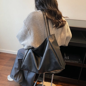 Grand sac fourre-tout noir minimaliste pour femme en similicuir de haute qualité hobo
