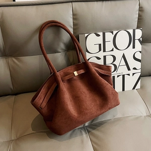 Sac Fourre-Tout Femme en Suédine Grande Capacité Sac à Épaule Plissé Avec Boucle Métallique Sac à Main Rétro Minimaliste