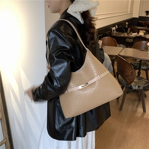 Women Woven Texture Shoulder Bag PU Leather Minimalist Underarm Bag With Metal Buckle Trendy Large Capacity Tote Bag