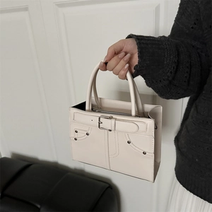 Sac à Main Vintage en Cuir PU Pour Femmes Avec Rivets Et Boucle de Ceinture Bandoulière Style Urbain Minimaliste Chic Sac à Poignée Supérieure