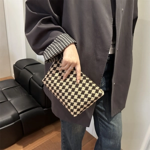 Large capacity houndstooth jacquard makeup clutch with a vintage minimalist design