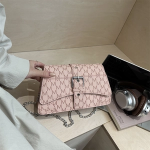 Sac Bandoulière Femme Cuir PU Imprimé Lettre M Monogramme Chaîne Métallique Rabat Sac Épaule Chic Mode Décontractée À Main