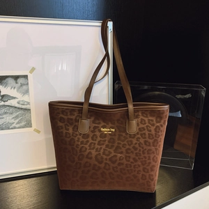 Leopard Print Tote Bag Women Large Capacity PU Leather Suede Texture Shoulder Bag Fashion Retro New York Lettering