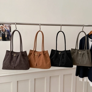 Chic pleated tote bag in four colors with gold metal buckles and long shoulder straps