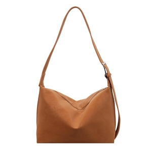 Sac bandoulière marron grande capacité au fini mat avec bandoulière réglable style hobo