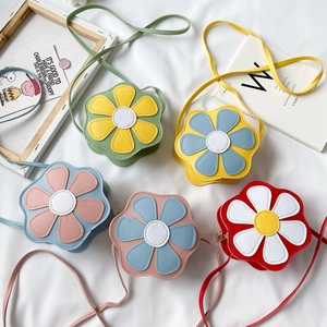 Flower Shaped Kids Crossbody Bag PU Leather Mini Shoulder Purse Daisy Design Fashion Accessory For Girls