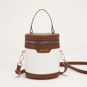 Borsa a secchiello cilindrica in pelle coccodrillo bianca con finiture in pelle marrone