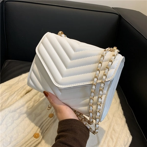 Sac à Épaule en Cuir PU Matelassé en V Minimaliste pour Femmes Chaîne Dorée Rabat Carré Sac Messager Mode Bandoulière