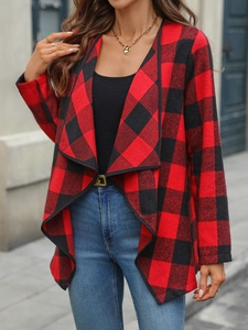 Gilet long à carreaux rouges et noirs pour femme avec revers et bordures noires élégantes